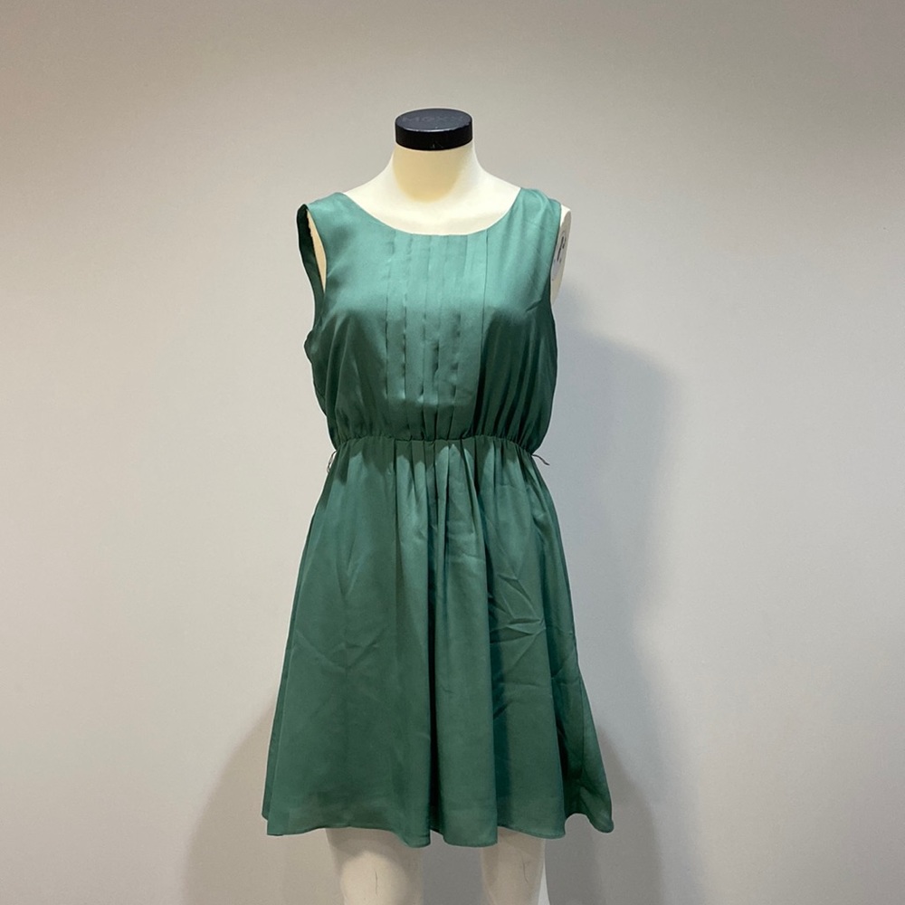 Green Dress with pleating